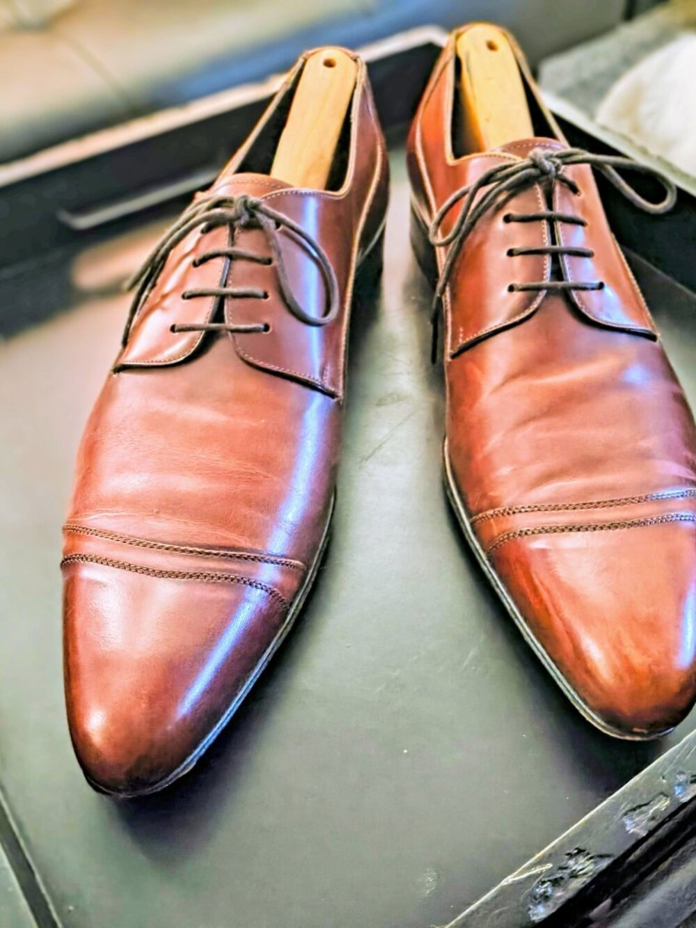 Dolce & Gabbana / Sleek leather brown shoes / Size 10